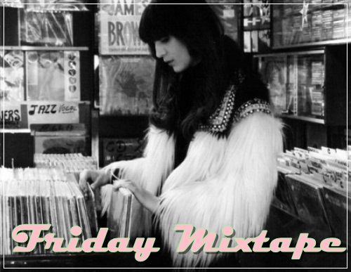 Friday Mixtape is a section of the blog that will offer every Friday a video playlist of new music in the world "indie" rejoice this weekend staying updated on the latest in music. It's an idea by Angelica S.